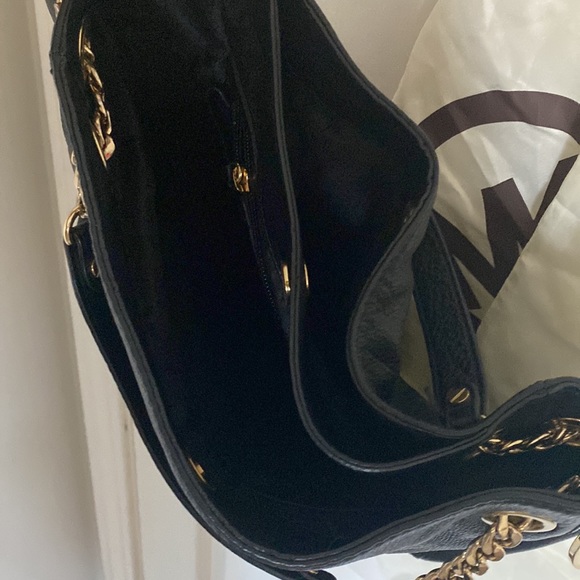 Michael kors purse - Picture 3 of 5